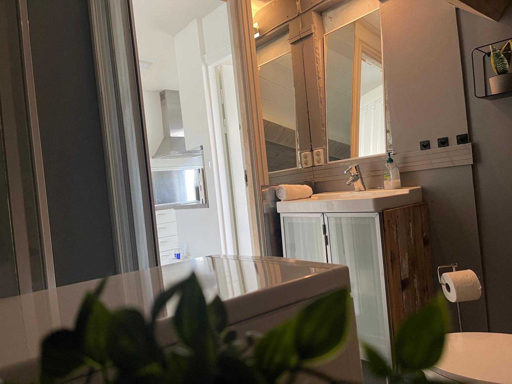 Unique 3bed - Generous Terrace - Apartment